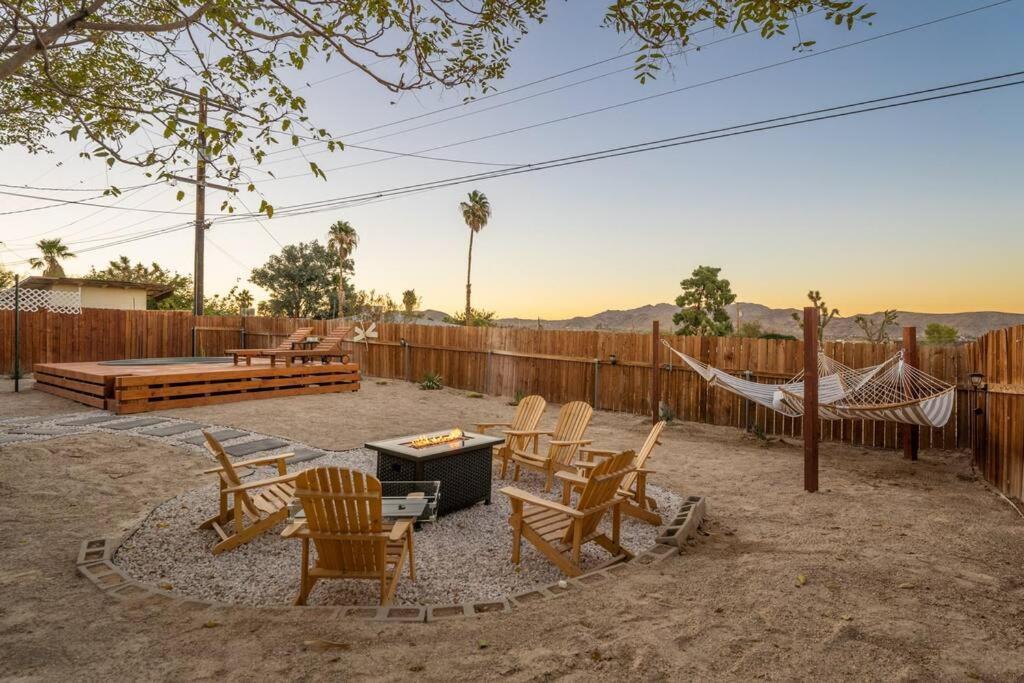 Palm Vista Retreat *Hot Tub/Cowboy Pool/Hammocks* Βίλα Joshua Tree Εξωτερικό φωτογραφία