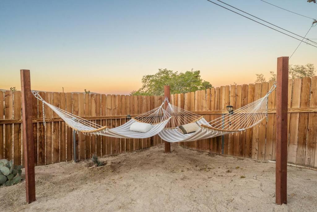Palm Vista Retreat *Hot Tub/Cowboy Pool/Hammocks* Βίλα Joshua Tree Εξωτερικό φωτογραφία