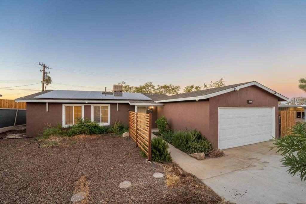 Palm Vista Retreat *Hot Tub/Cowboy Pool/Hammocks* Βίλα Joshua Tree Εξωτερικό φωτογραφία