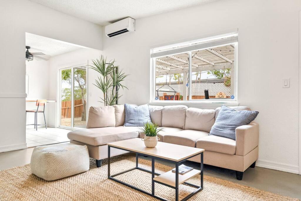 Palm Vista Retreat *Hot Tub/Cowboy Pool/Hammocks* Βίλα Joshua Tree Εξωτερικό φωτογραφία