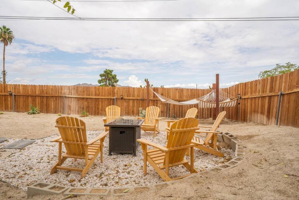 Palm Vista Retreat *Hot Tub/Cowboy Pool/Hammocks* Βίλα Joshua Tree Εξωτερικό φωτογραφία