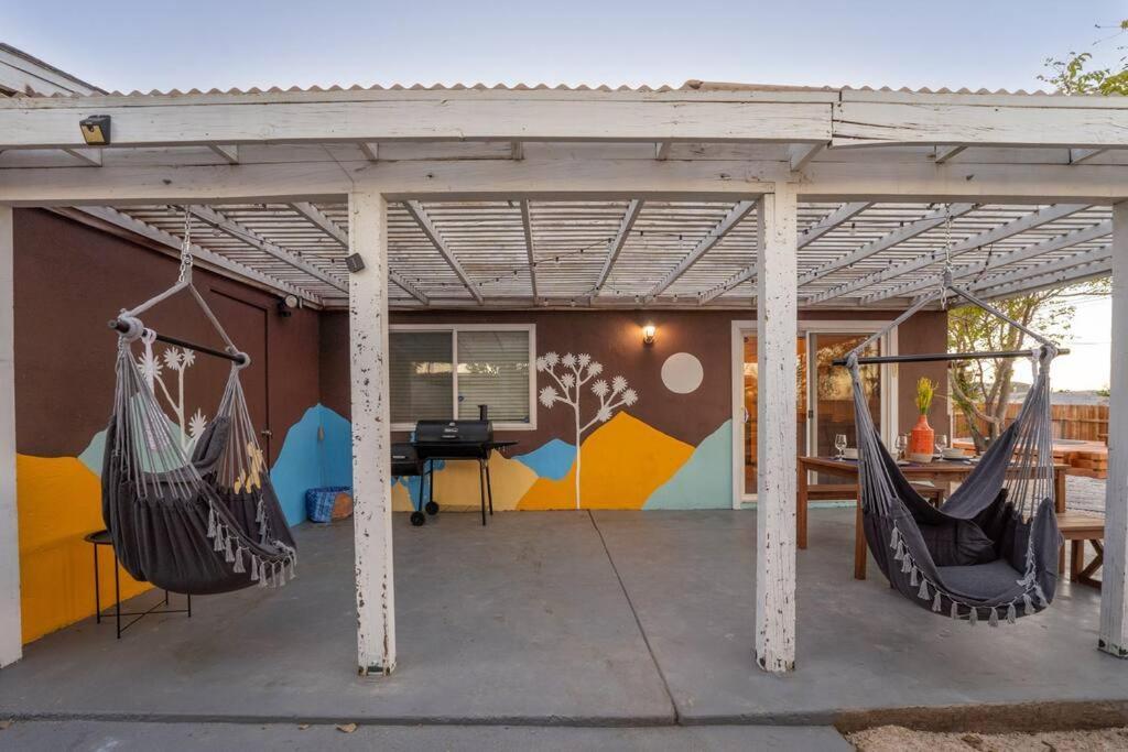 Palm Vista Retreat *Hot Tub/Cowboy Pool/Hammocks* Βίλα Joshua Tree Εξωτερικό φωτογραφία