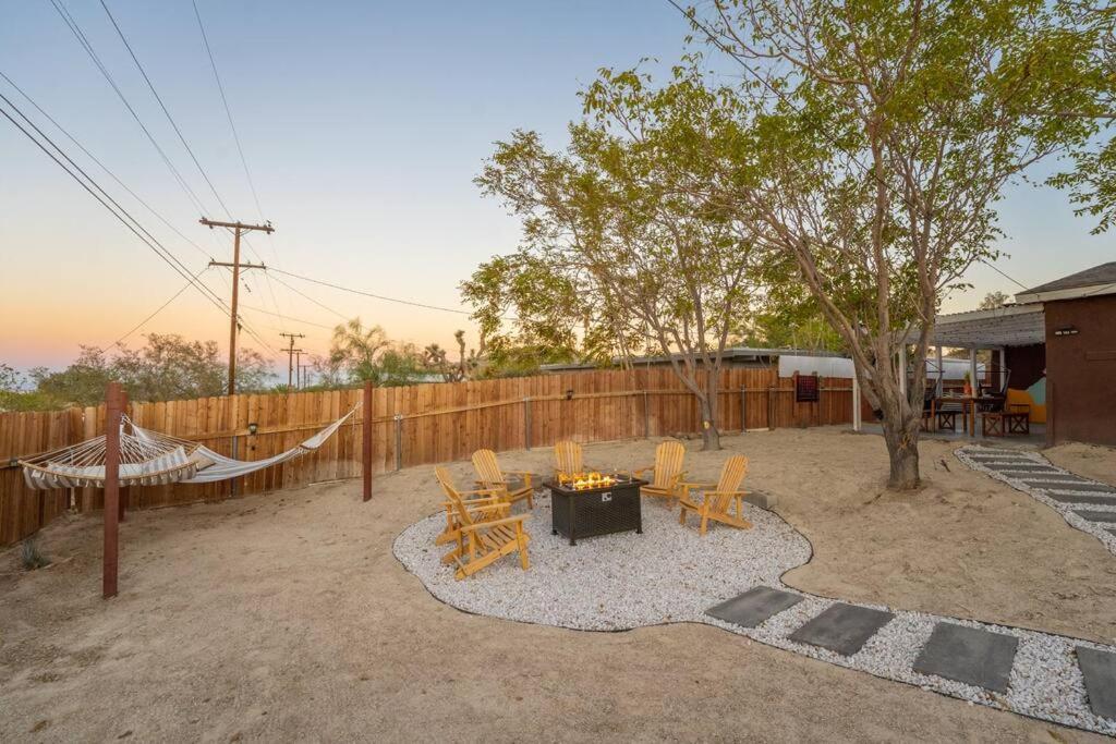 Palm Vista Retreat *Hot Tub/Cowboy Pool/Hammocks* Βίλα Joshua Tree Εξωτερικό φωτογραφία