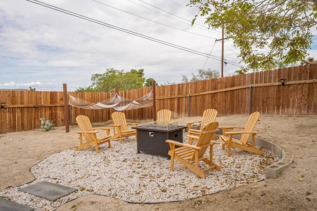 Palm Vista Retreat *Hot Tub/Cowboy Pool/Hammocks* Βίλα Joshua Tree Εξωτερικό φωτογραφία